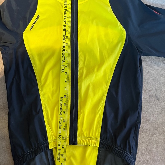 Specialized cycling rain/wind jacket. - Picture 5 of 11